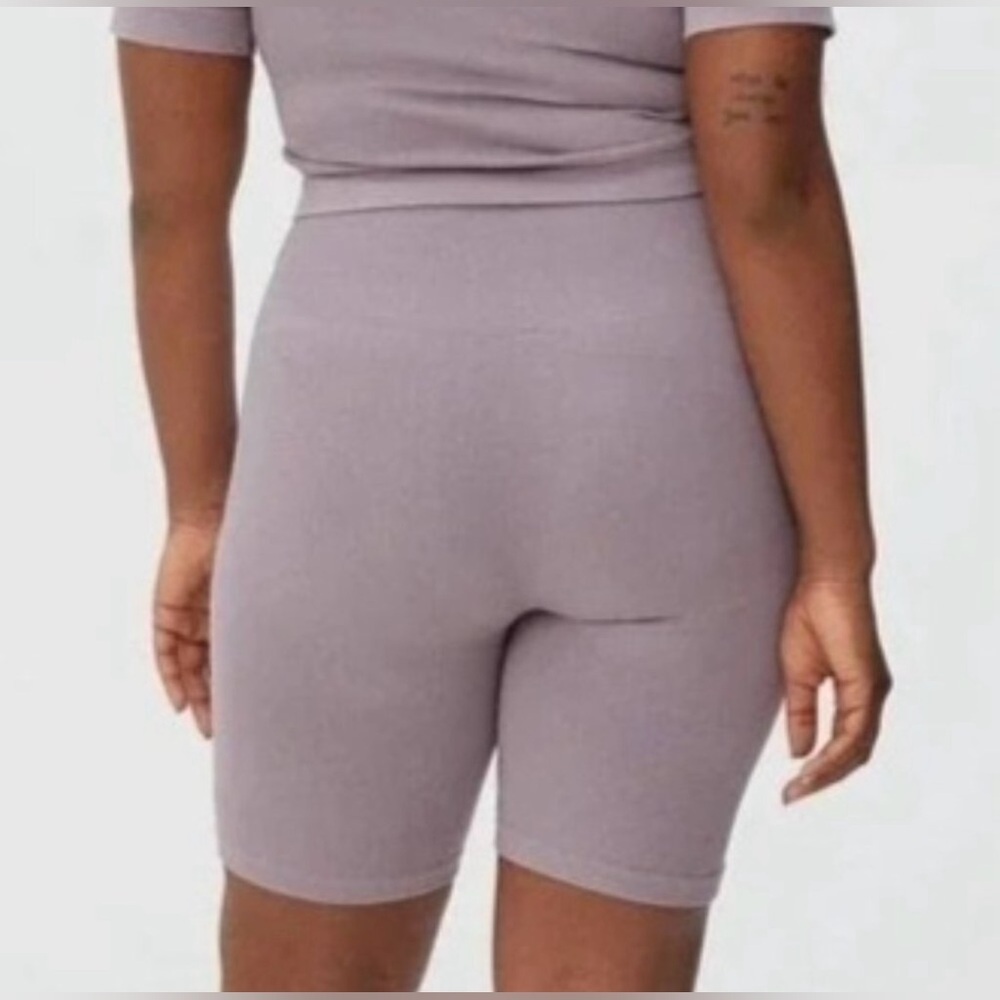 Everlane Pale Lavender Ribbed Bike Shorts - Picture 2 of 10